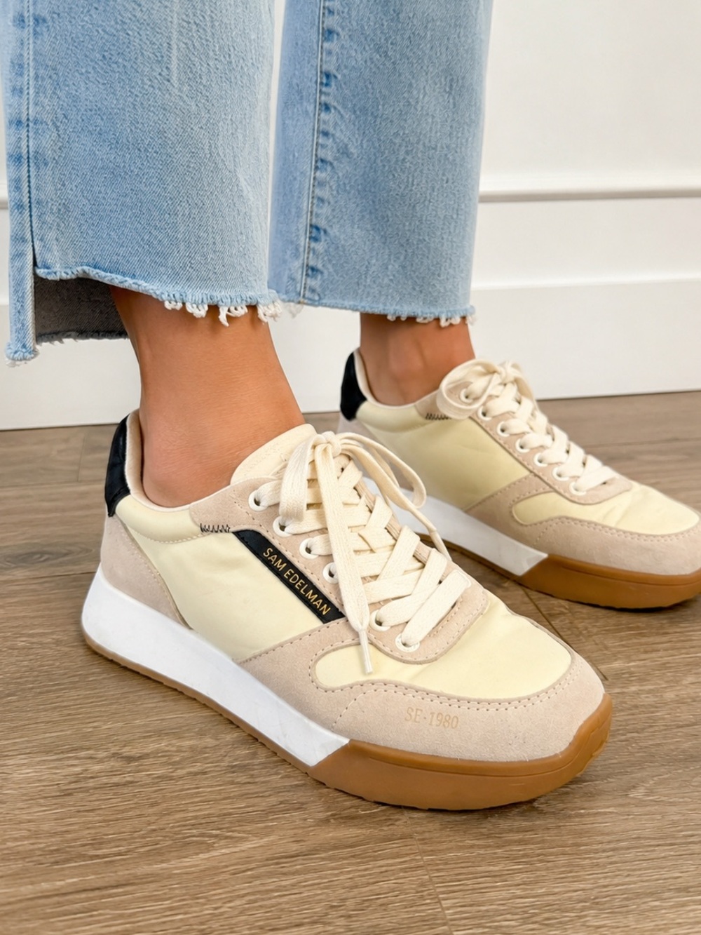 Sam Edelman SE-1980 Women’s Sneakers Size 8 Cream Beige Gum Sole